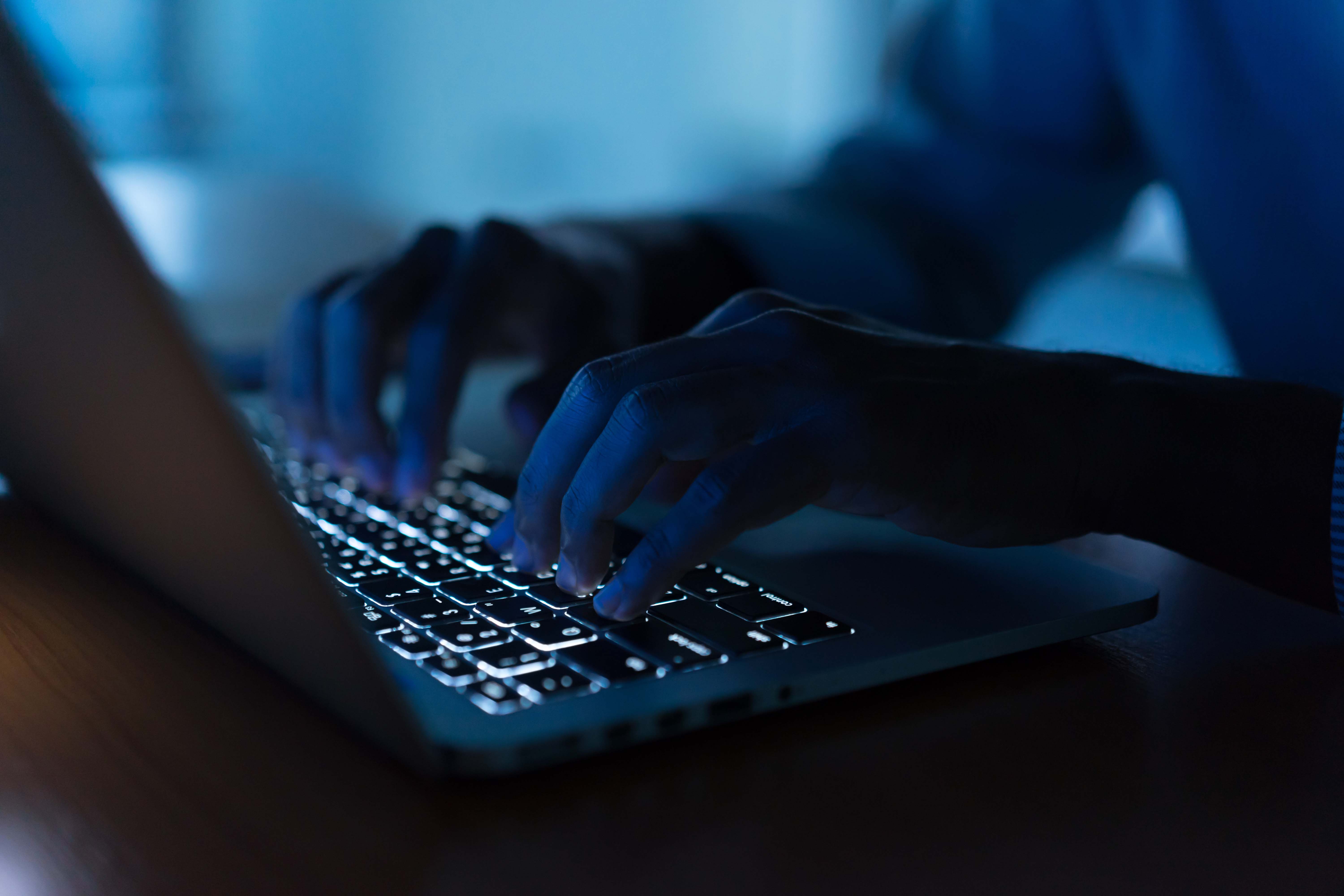 Falla en sistema de actualizaciones de macOS podría permitir que actores maliciosos accedan a los archivos del equipo