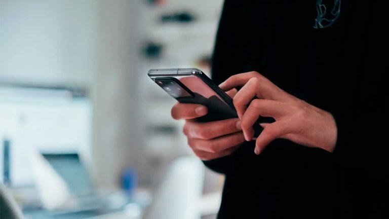 Se multiplican denuncias de smishing que suplantan servicios de correos