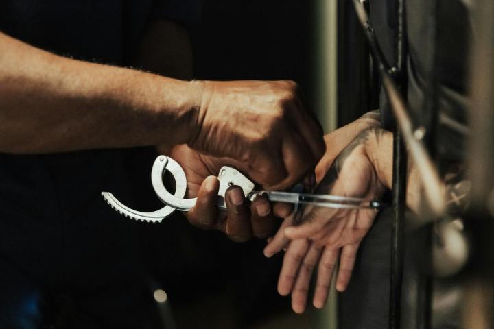 Interpol coordina operación contra ciberdelitos financieros que lleva a la detención de más de 5 mil sospechosos.