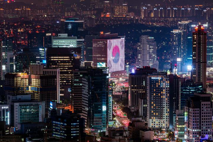 En Corea del Sur arrestan a CEO y otros 6 empleados de una empresa por incorporar funcionalidades DDoS a receptores satelitales