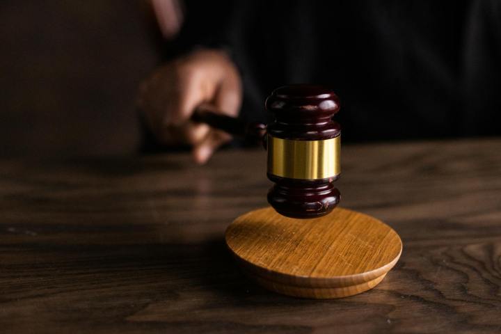 Tribunal de Estados Unidos sentenció que NSO Group violó la ley al aprovechar vulnerabilidad de WhatsApp para instalar software espía en 1.400 dispositivos