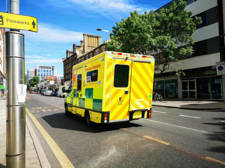 Informe reveló que al menos dos pacientes quedaron con daños graves tras ransomware en hospitales de Londres en 2024