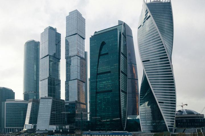 Brecha de datos en proveedor de TI de Rusia genera alerta en sector financiero de ese país