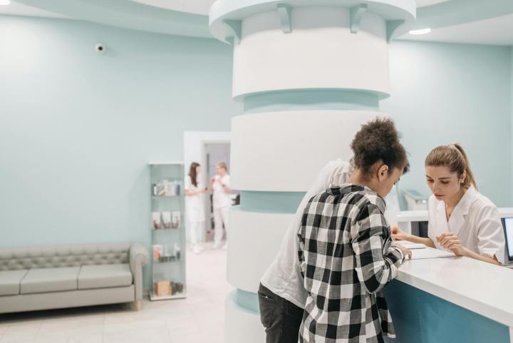 Notifican a 743 mil pacientes afectados por filtración de datos en centro de salud en USA