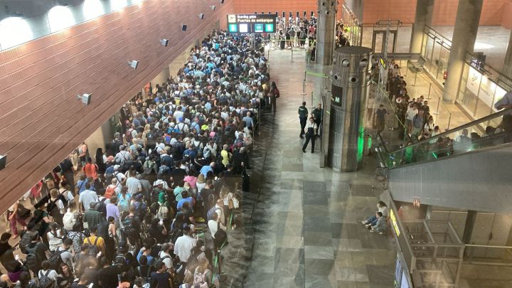 Fallo informático en aeropuerto de Barajas generó caos al inicio de la temporada alta en España