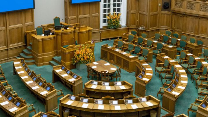 Dinamarca impulsa ley para enfrentar el deepfake otorgando copyright de cuerpo, imagen y voz a las personas