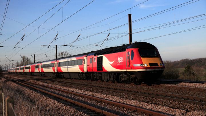 Robo de datos en línea ferroviaria británica expone información de clientes