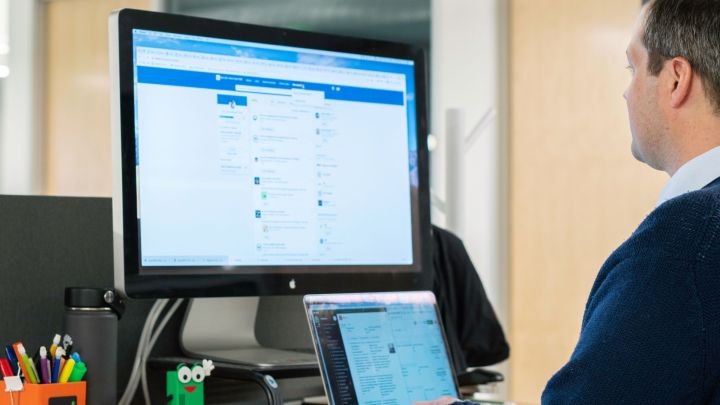 LinkedIn presenta demanda por extracción masiva de datos de usuarios