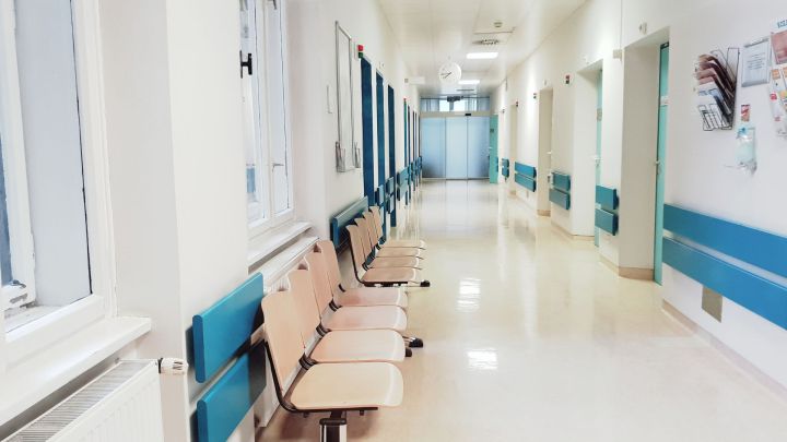 Ciberataque a red hospitalaria en Estados Unidos expuso datos sensibles de casi 500 mil pacientes