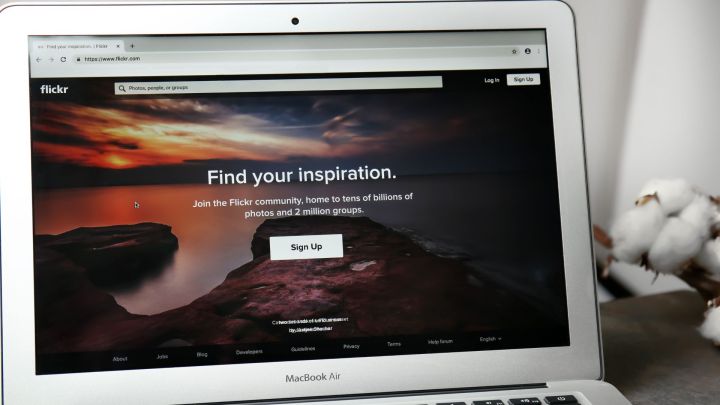 Flickr alerta a millones de usuarios por posible filtración de datos vinculada a proveedor externo