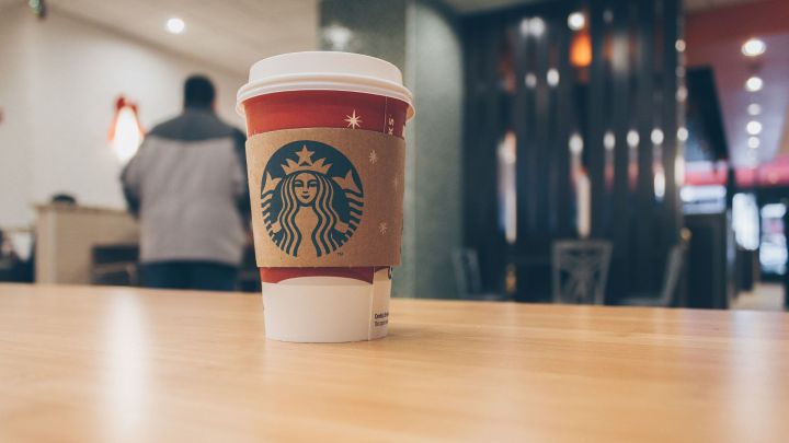 Starbucks confirma brecha de datos que expuso información de cientos de trabajadores